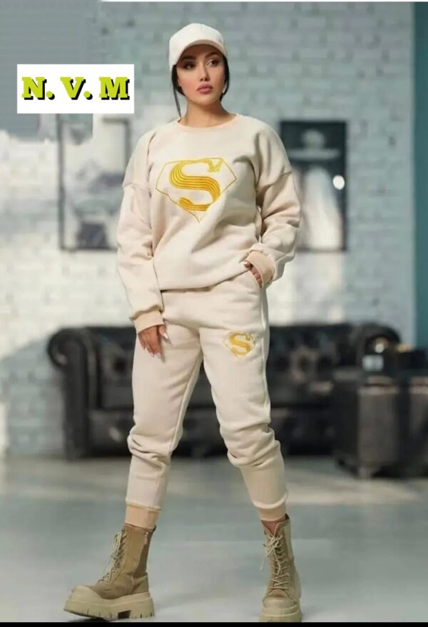 Ladies tracksuit